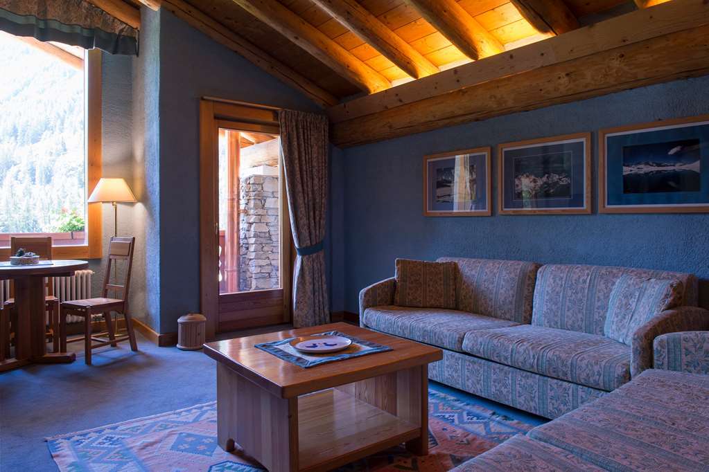 Eco Wellness Hotel Notre Maison Cogne Kamer foto