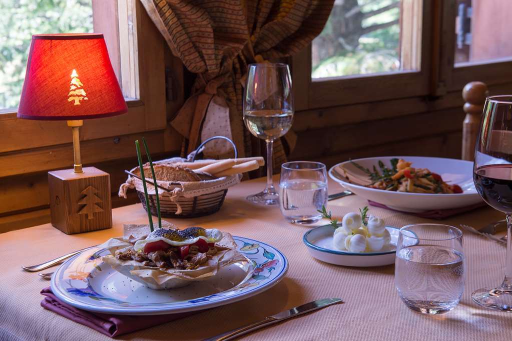 Eco Wellness Hotel Notre Maison Cogne Restaurant foto