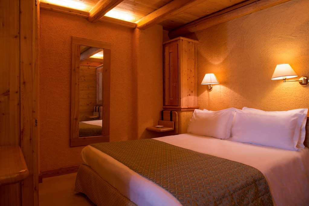 Eco Wellness Hotel Notre Maison Cogne Kamer foto